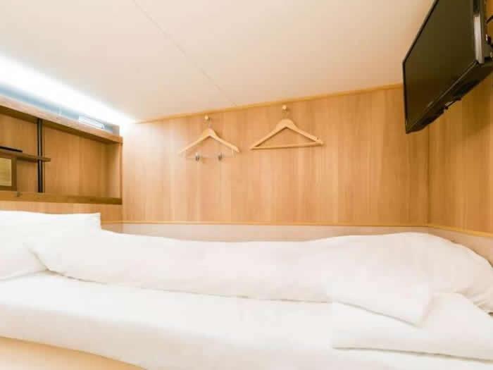 Cabin Inn Kyoto Sanjo Kawaramachi מראה חיצוני תמונה