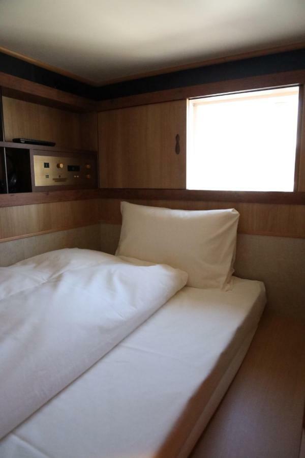 Cabin Inn Kyoto Sanjo Kawaramachi מראה חיצוני תמונה